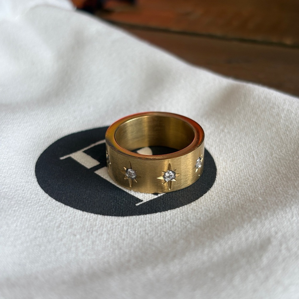 14k Gold Star Ring